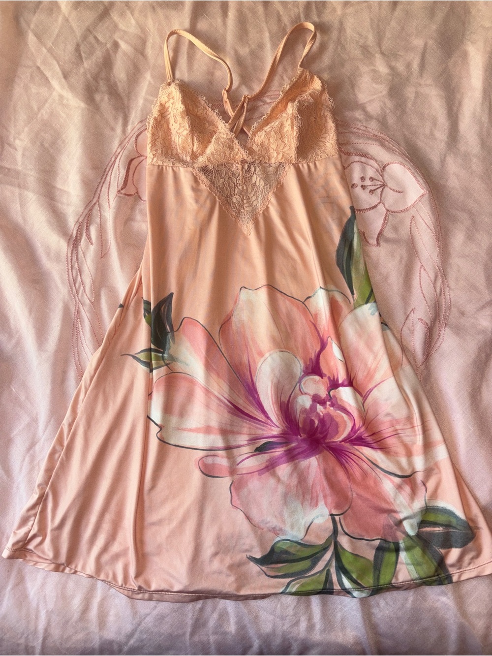 La Vie En Rose Peach-Pink Floral Satin Lace Chemise